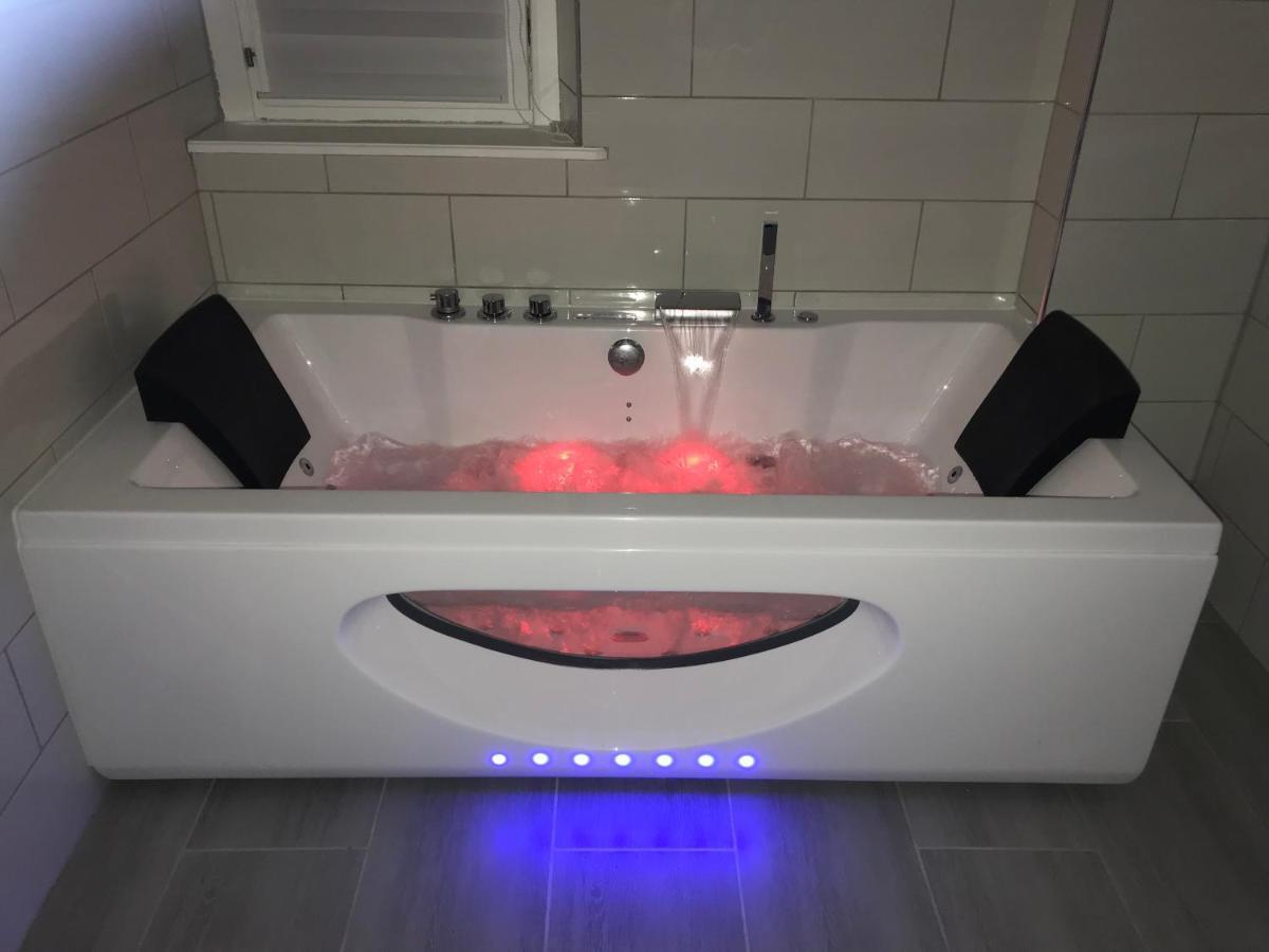 L'Instant T 4* Balneo, Sauna Et Parking Prive Кольмар Экстерьер фото